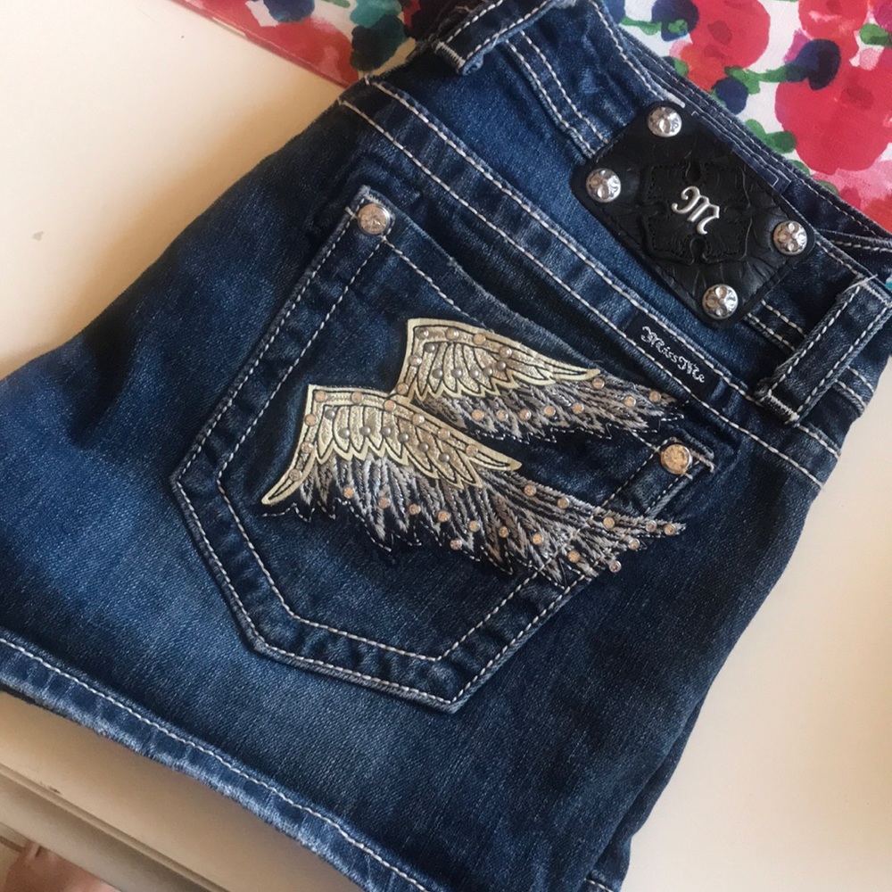 Miss Me denim shorts with angel wings💖